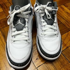 Worm ONCE - Jordan Spize Low a  Men's White and Grey Sneakers